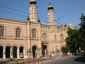 Budapest Dohany Street Great Synagogue,Yellow Zebra Budapest Tours,Absolute Budapest tours,guided tours,Segway Budapest, Segway tours Budapest,Hungary,Budapest,Budapest Bike Tour,Budapest walking tours, tourism Budapest,Budapest sightseeing,Budapest,Budapest food,Hungarian tourism