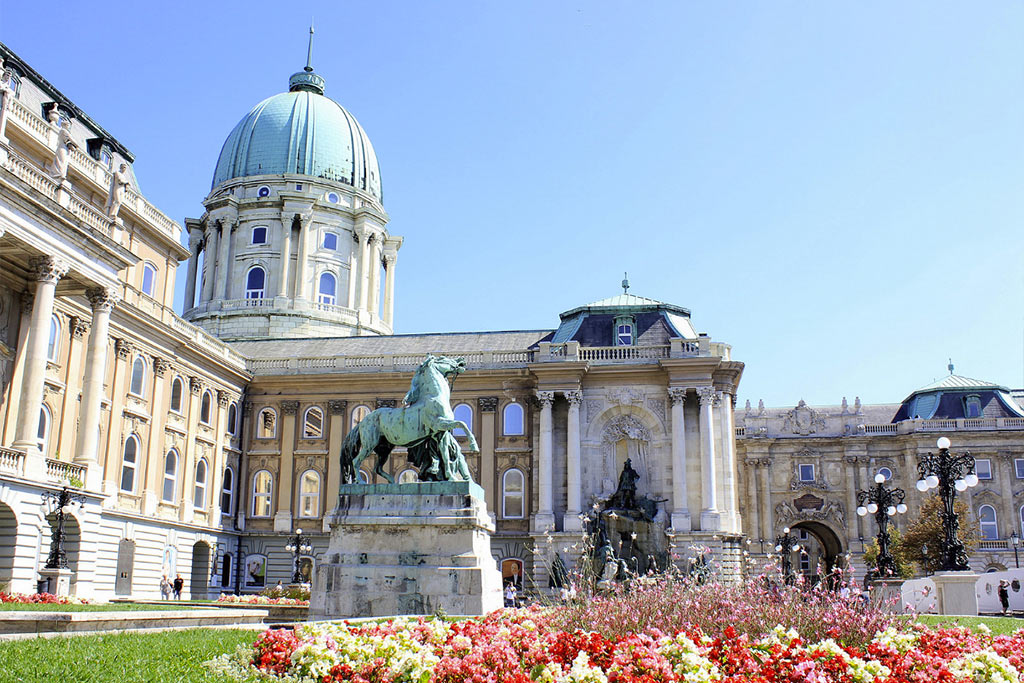 History of Budapest,Private Buda Castle Walk with Cafe Stop, Absolute Tours Budapest,Buda castle, Budapest walking tour,guided tours in Budapest,Budapest Castle District Walk